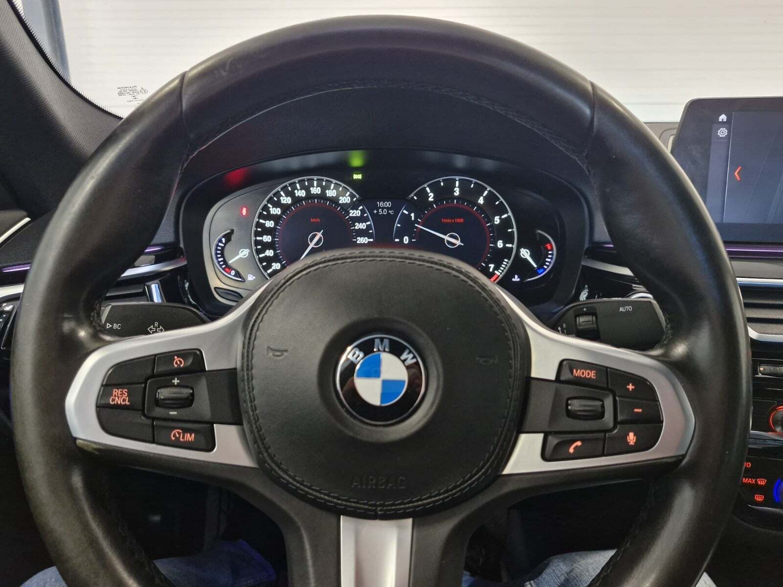 Sort BMW 530i fra 2017