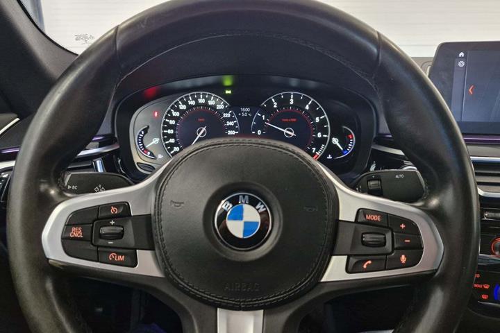 Sort BMW 530i fra 2017