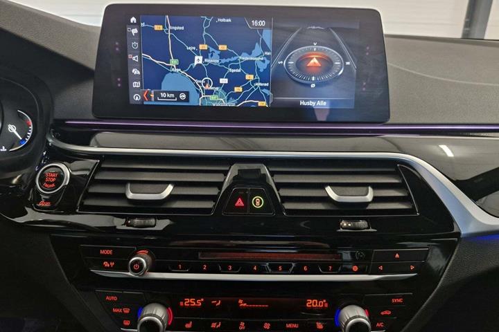 Sort BMW 530i fra 2017