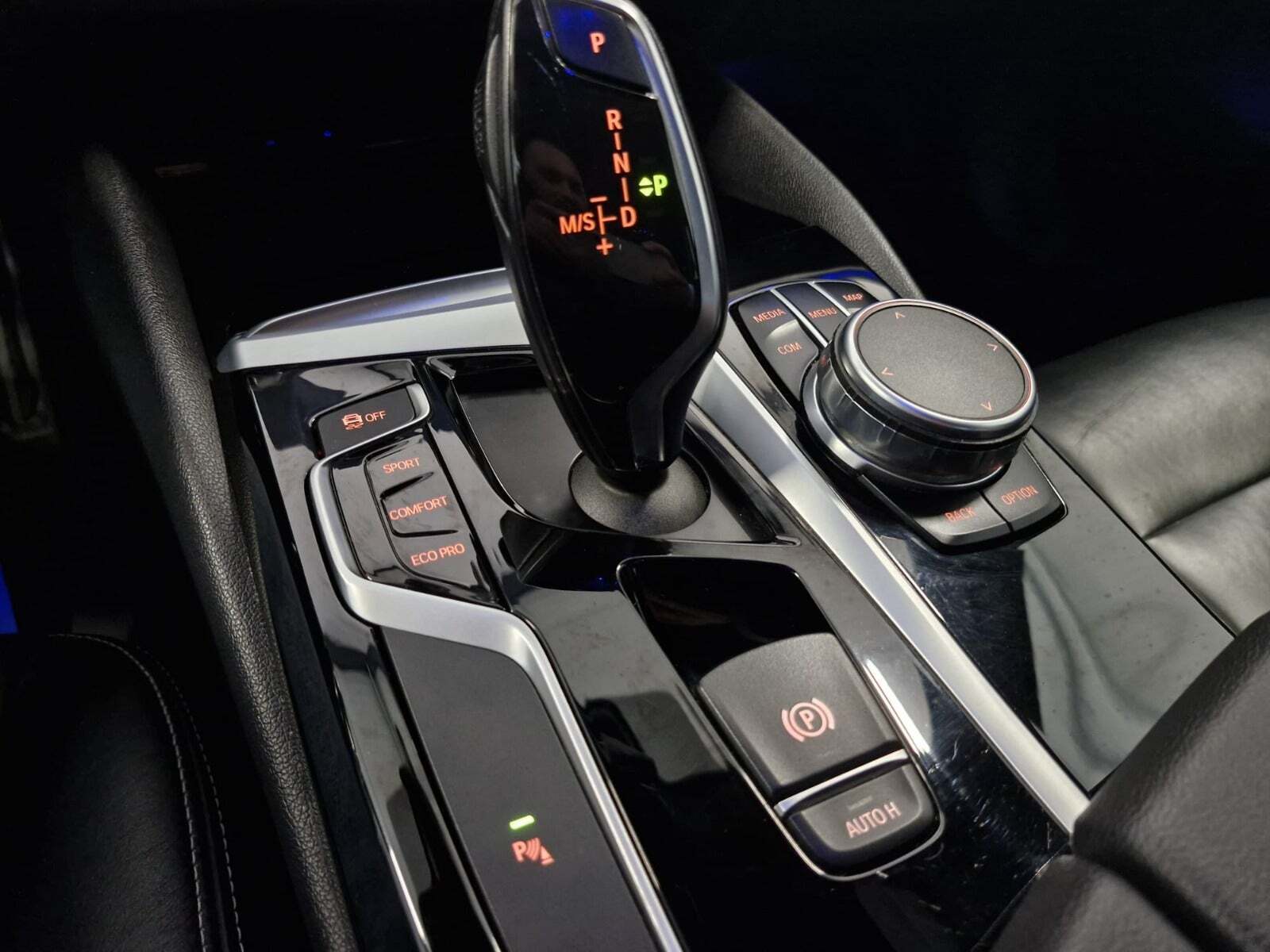 Sort BMW 530i fra 2017