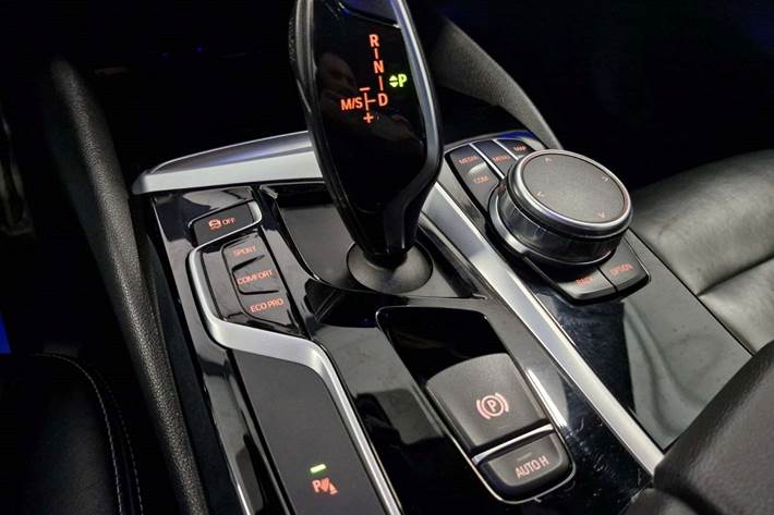 Sort BMW 530i fra 2017
