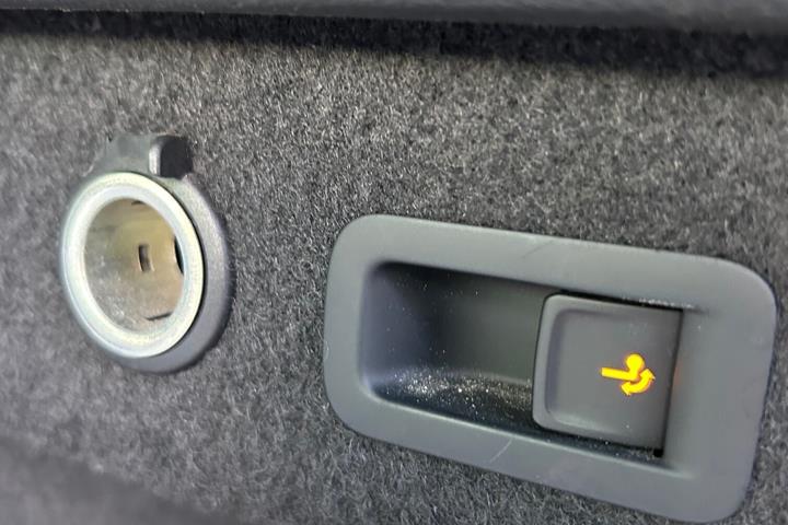 Blå VW Passat fra 2018