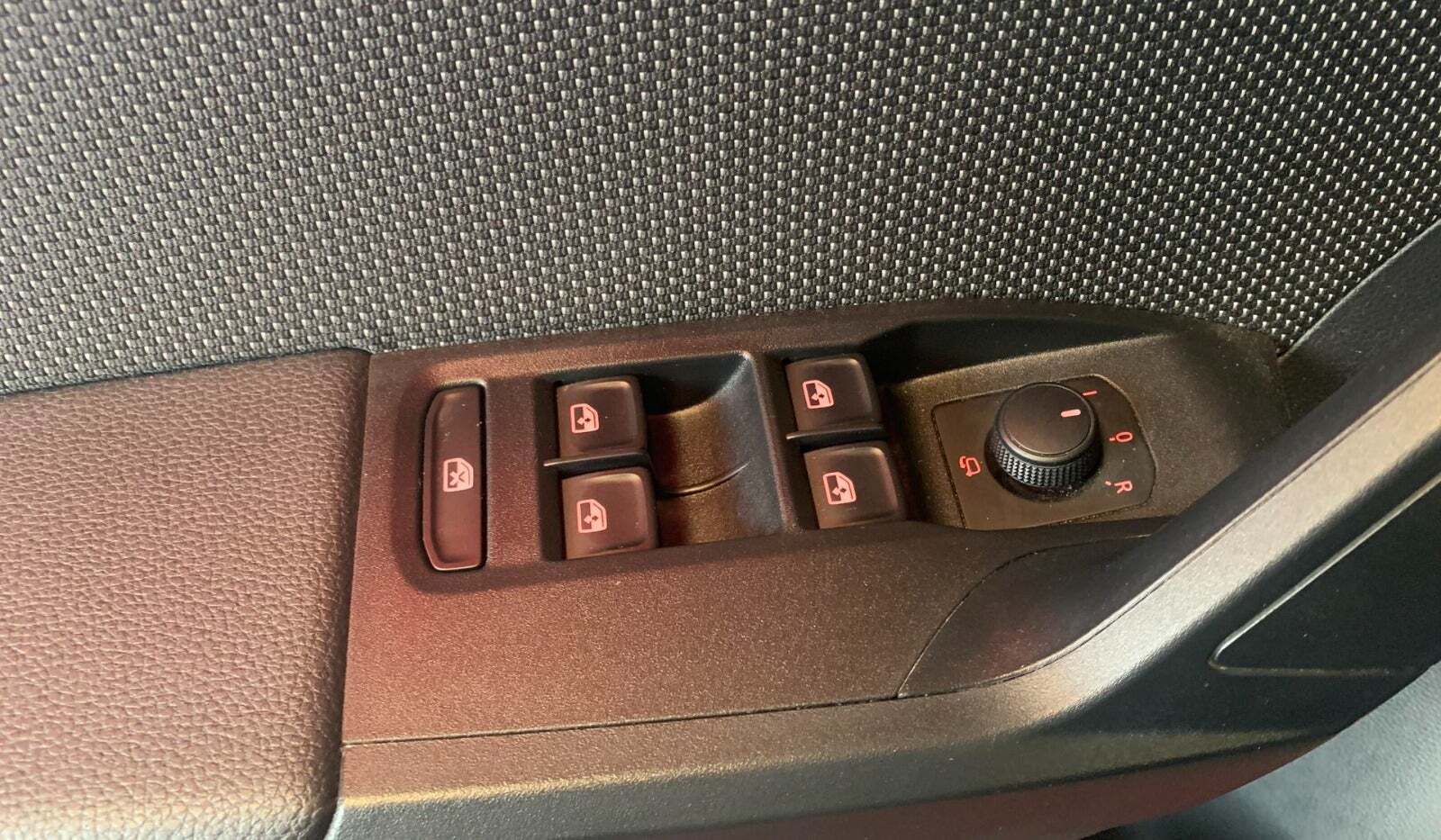 Rød Seat Arona fra 2018 set indefra