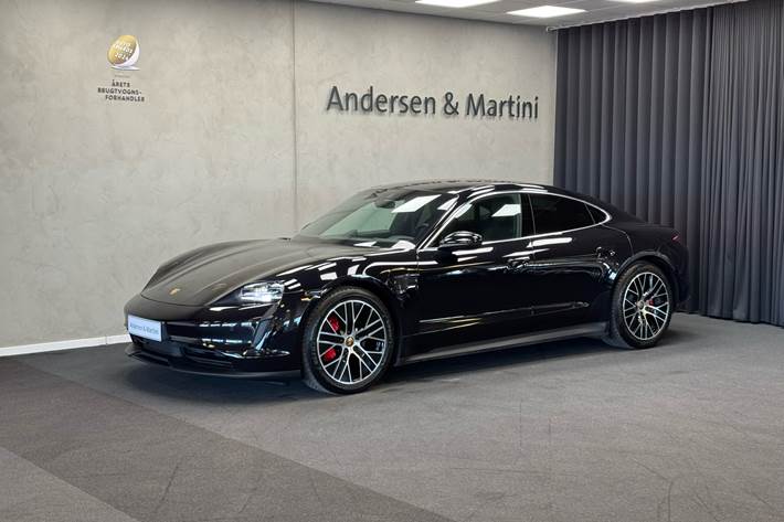 Sort Porsche Taycan fra 2020