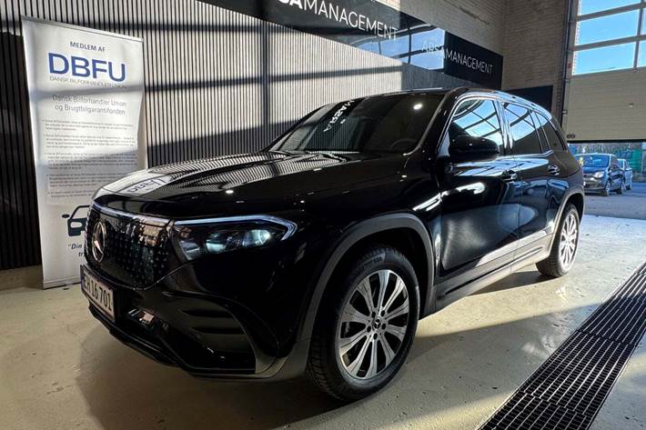 Sort Mercedes EQB250+ fra 2024