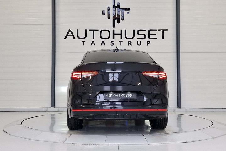 Sort Skoda Enyaq fra 2022