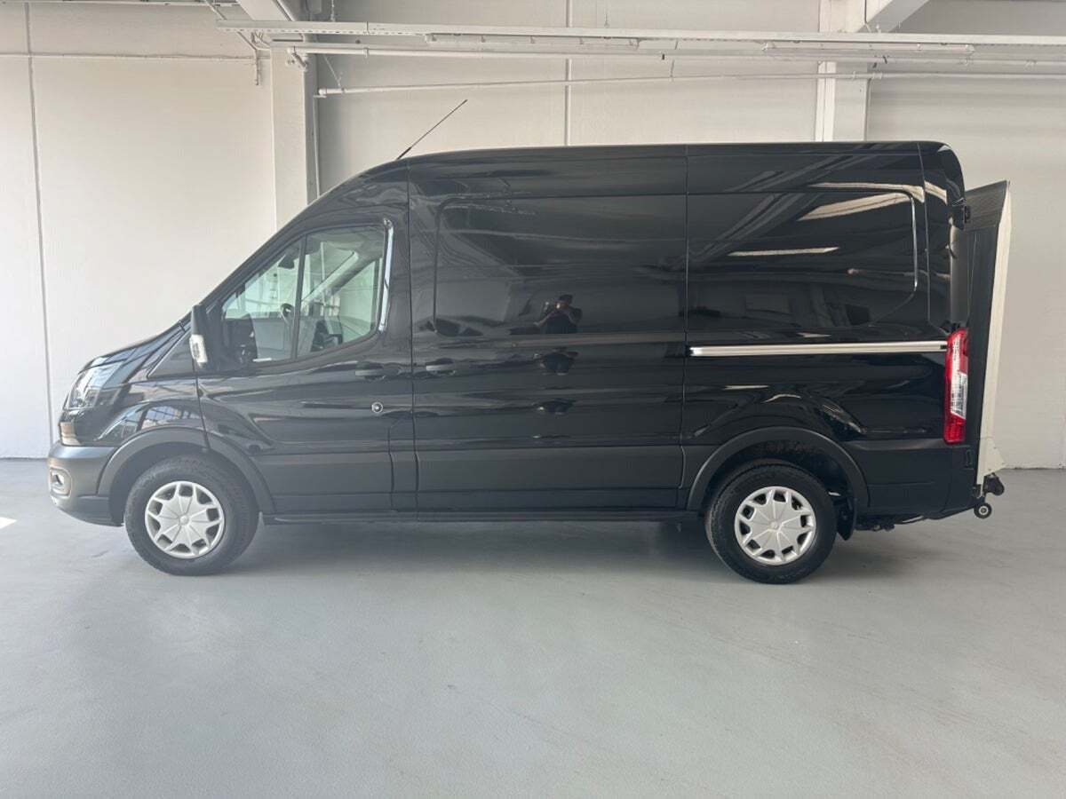 Sort Ford Transit 350 L2 Van fra 2023