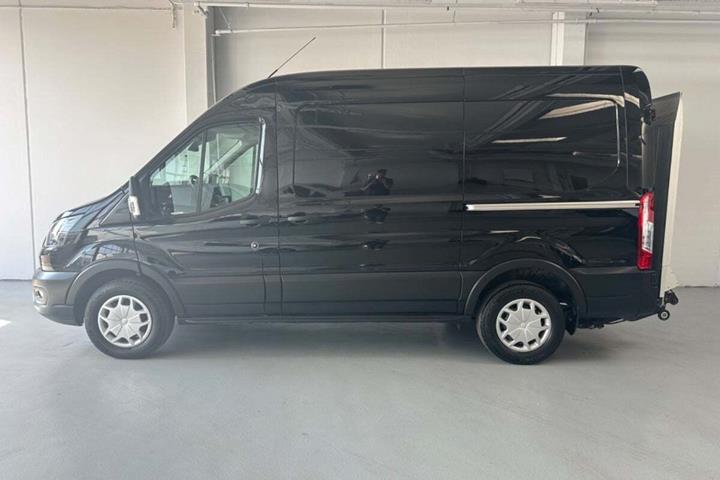 Sort Ford Transit 350 L2 Van fra 2023