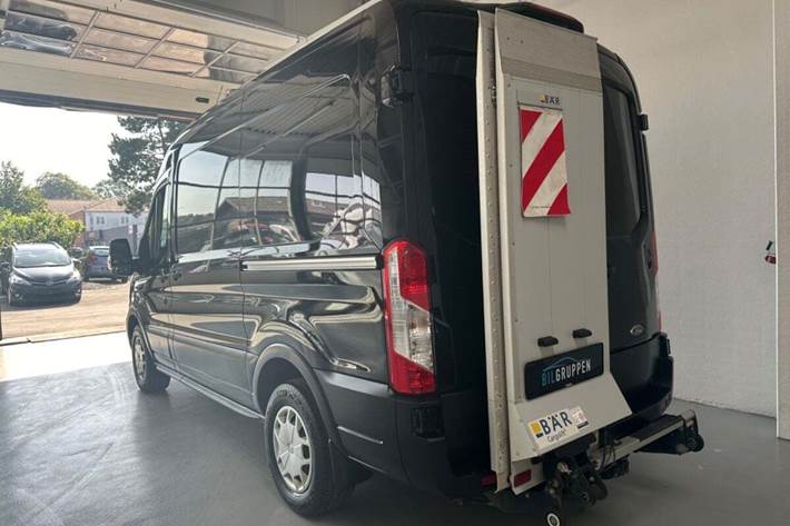 Sort Ford Transit 350 L2 Van fra 2023