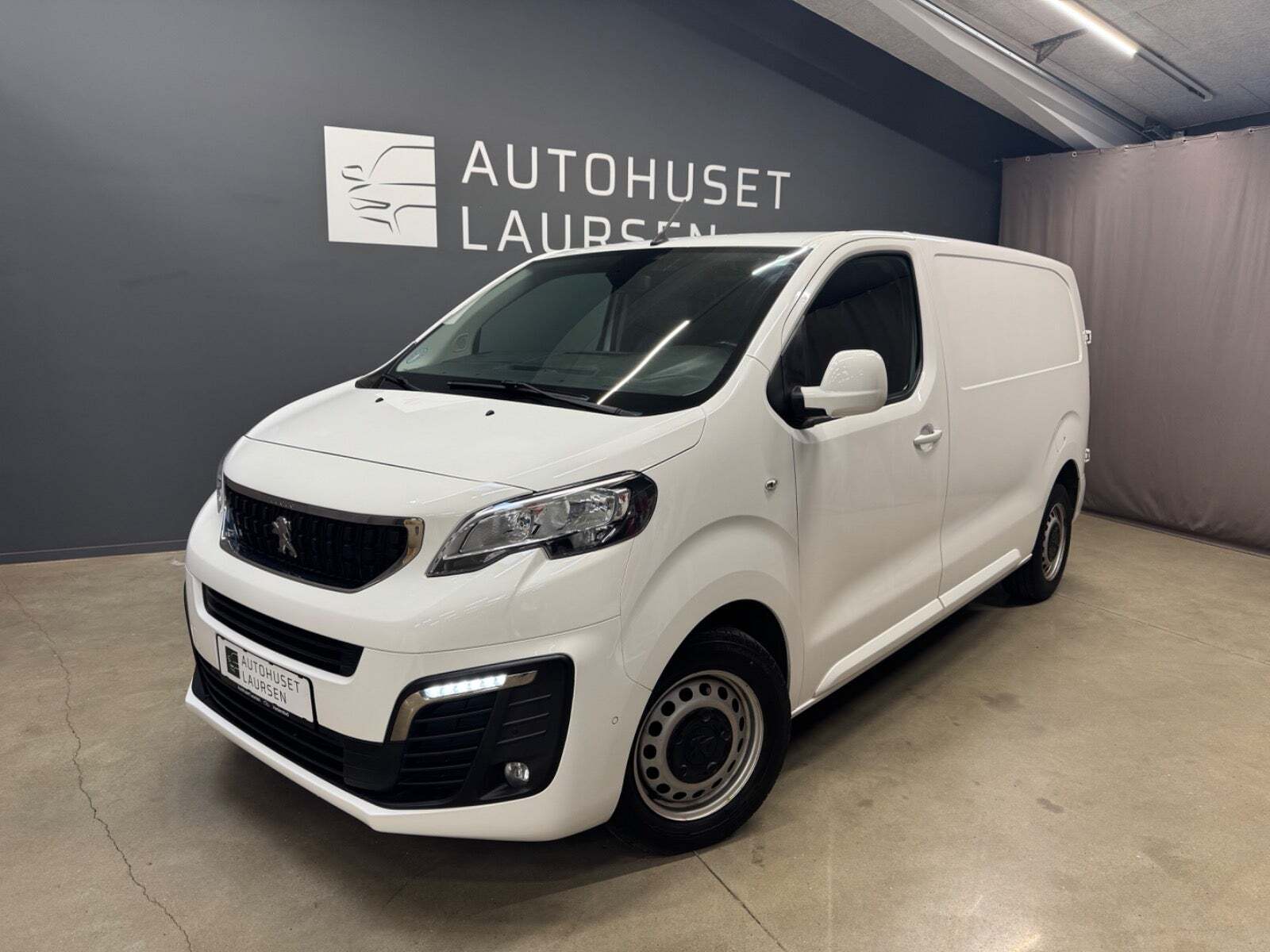 Hvid Peugeot Expert fra 2021