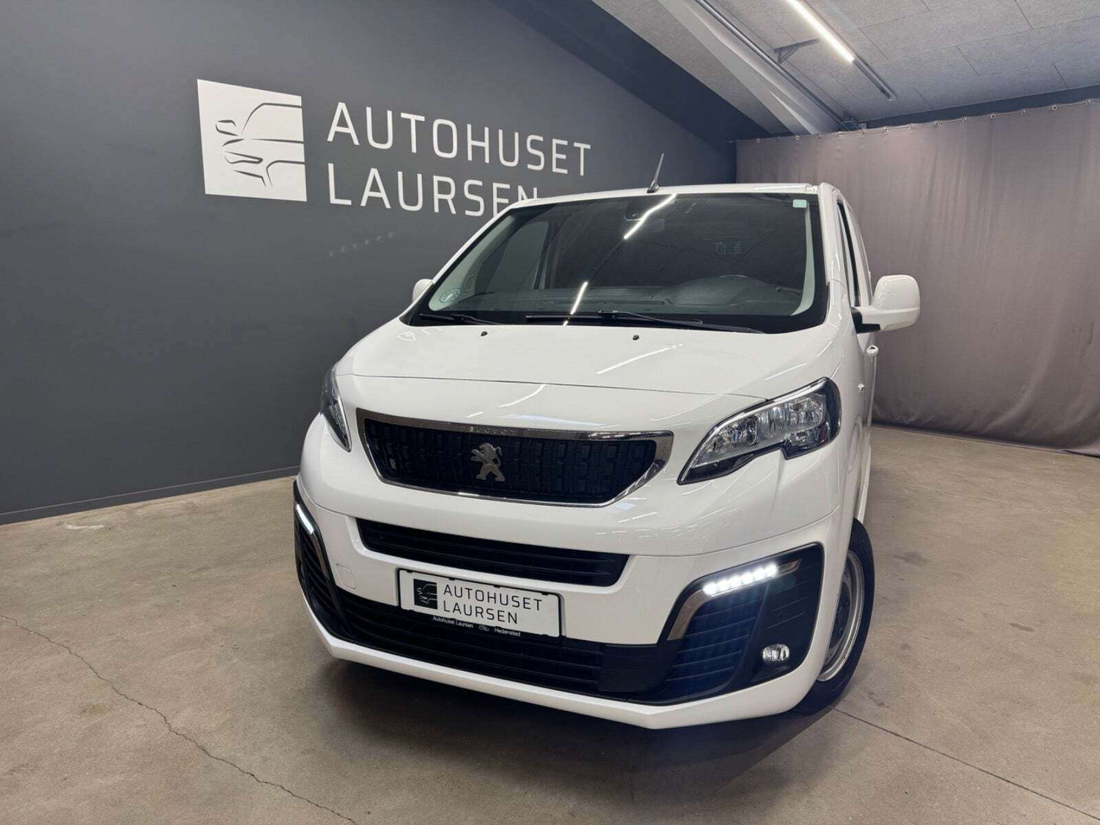 Hvid Peugeot Expert fra 2021