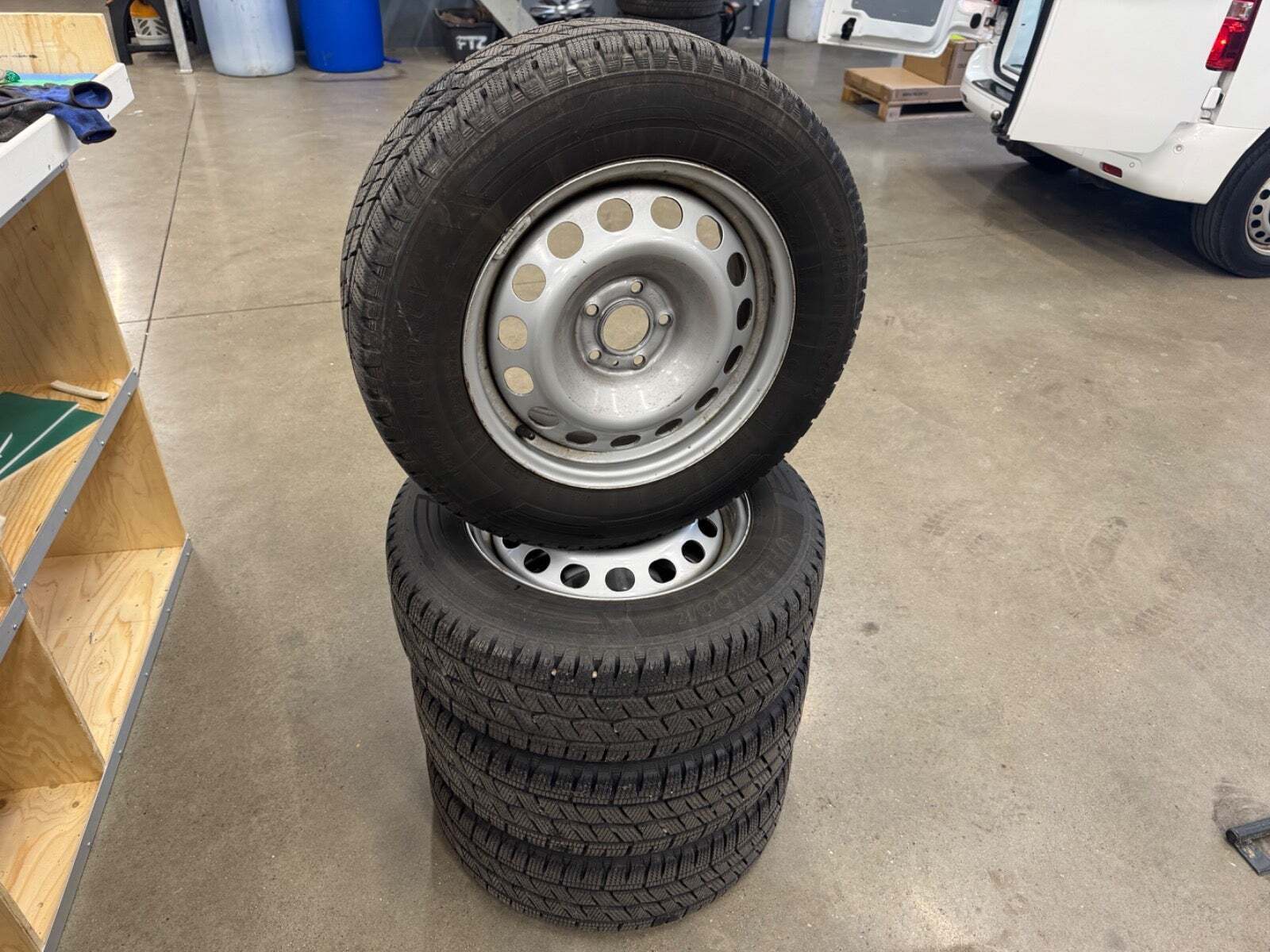 Hvid Peugeot Expert fra 2021