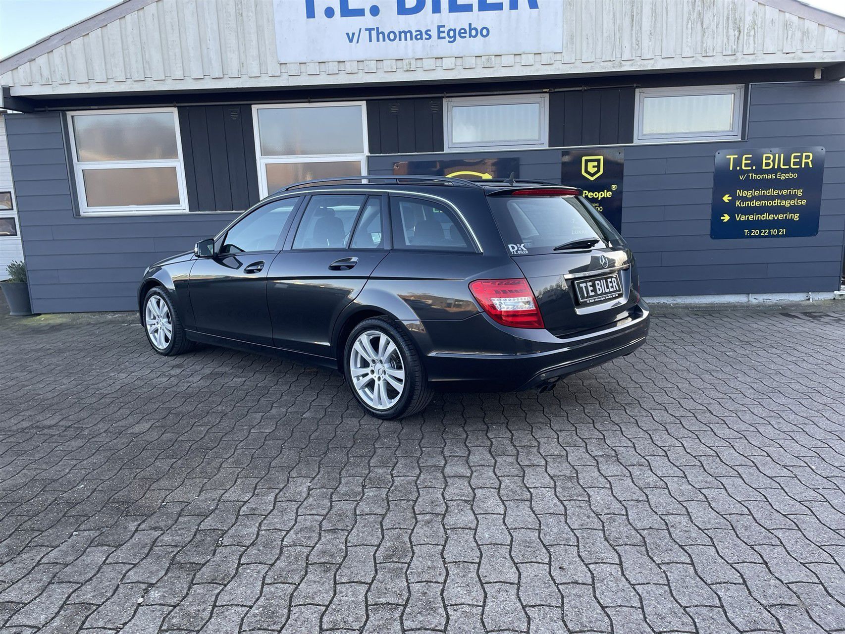 Grå Mercedes C200 d fra 2013