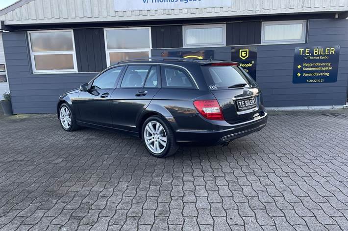 Grå Mercedes C200 d fra 2013