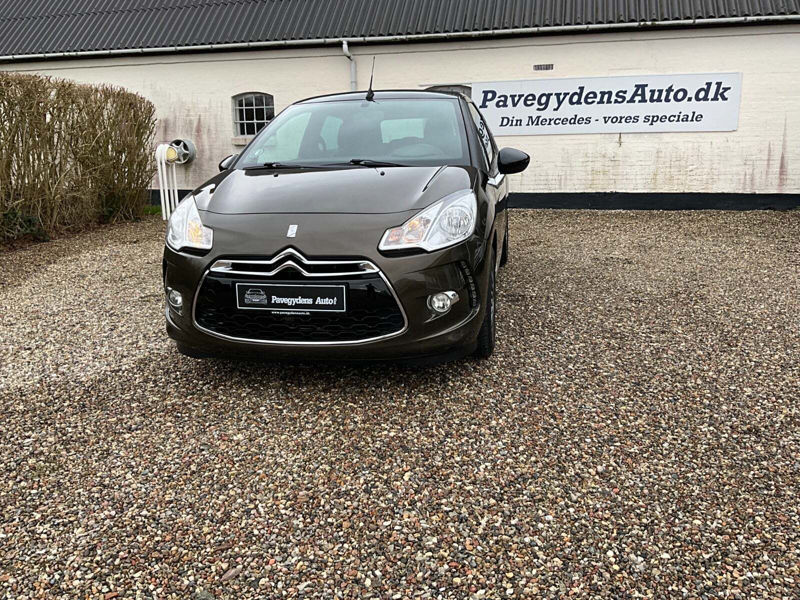 Brun Citroën DS3 fra 2014