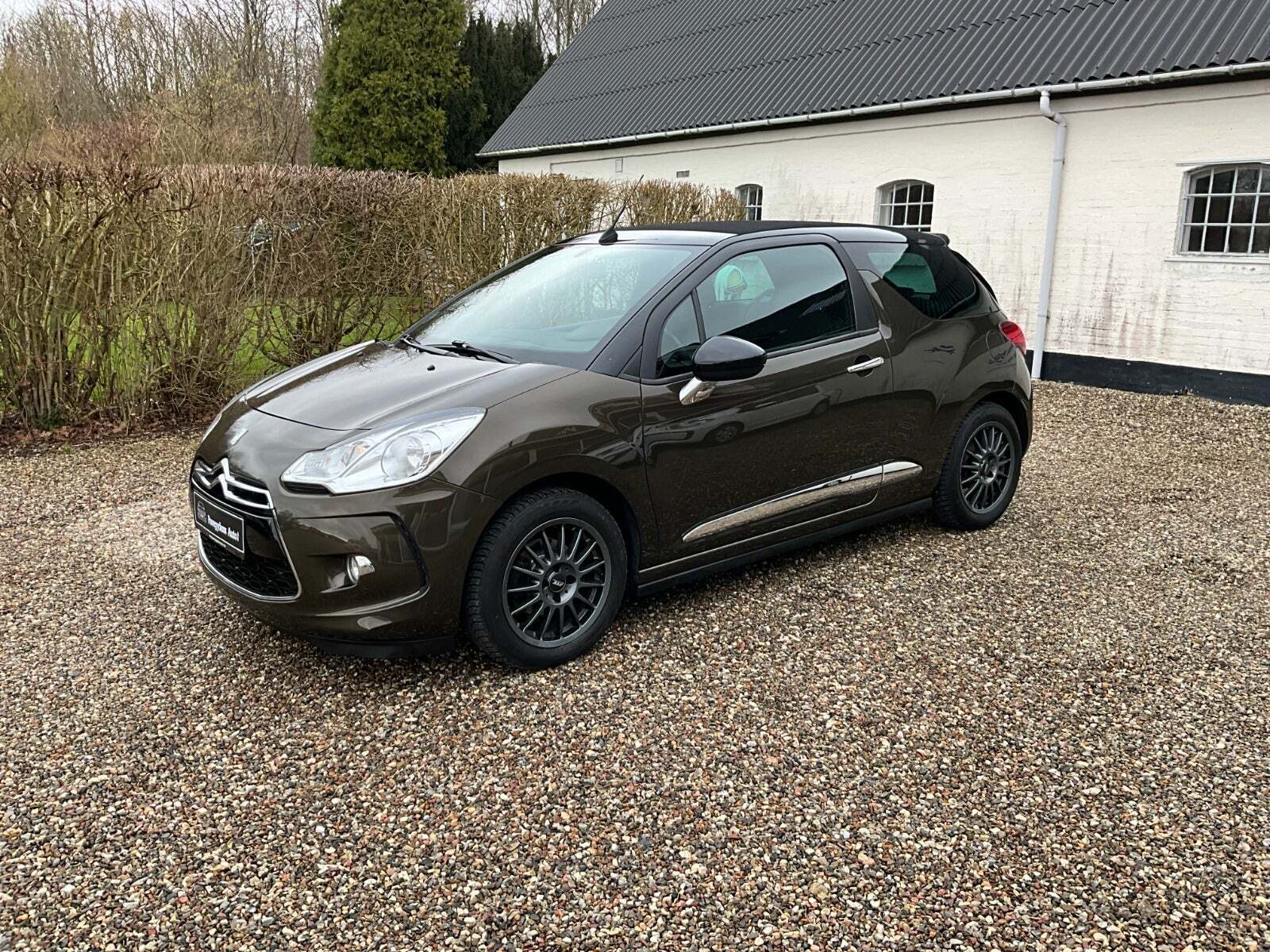 Brun Citroën DS3 fra 2014