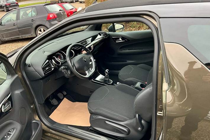 Brun Citroën DS3 fra 2014