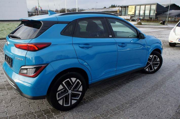 Blå Hyundai Kona fra 2020
