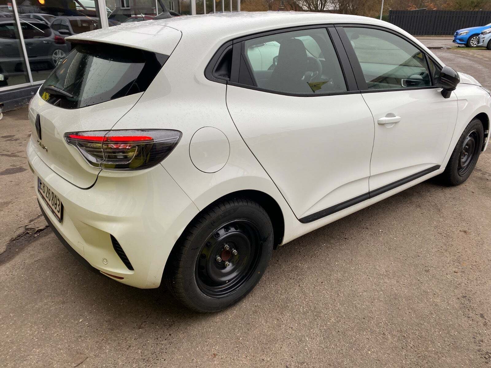 Hvid Renault Clio V fra 2024