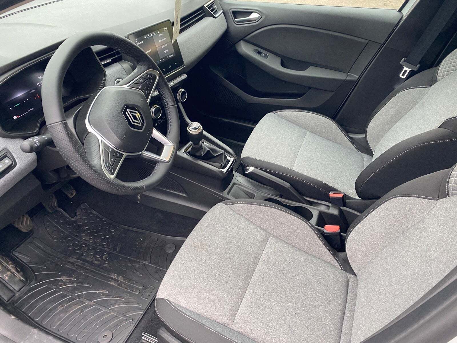 Hvid Renault Clio V fra 2024