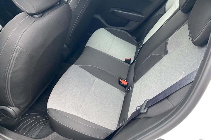 Hvid Renault Clio V fra 2024