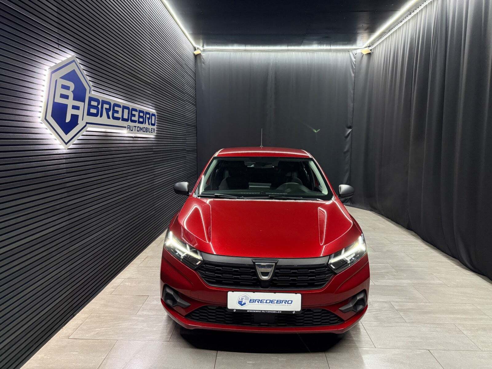 Rød Dacia Sandero fra 2021