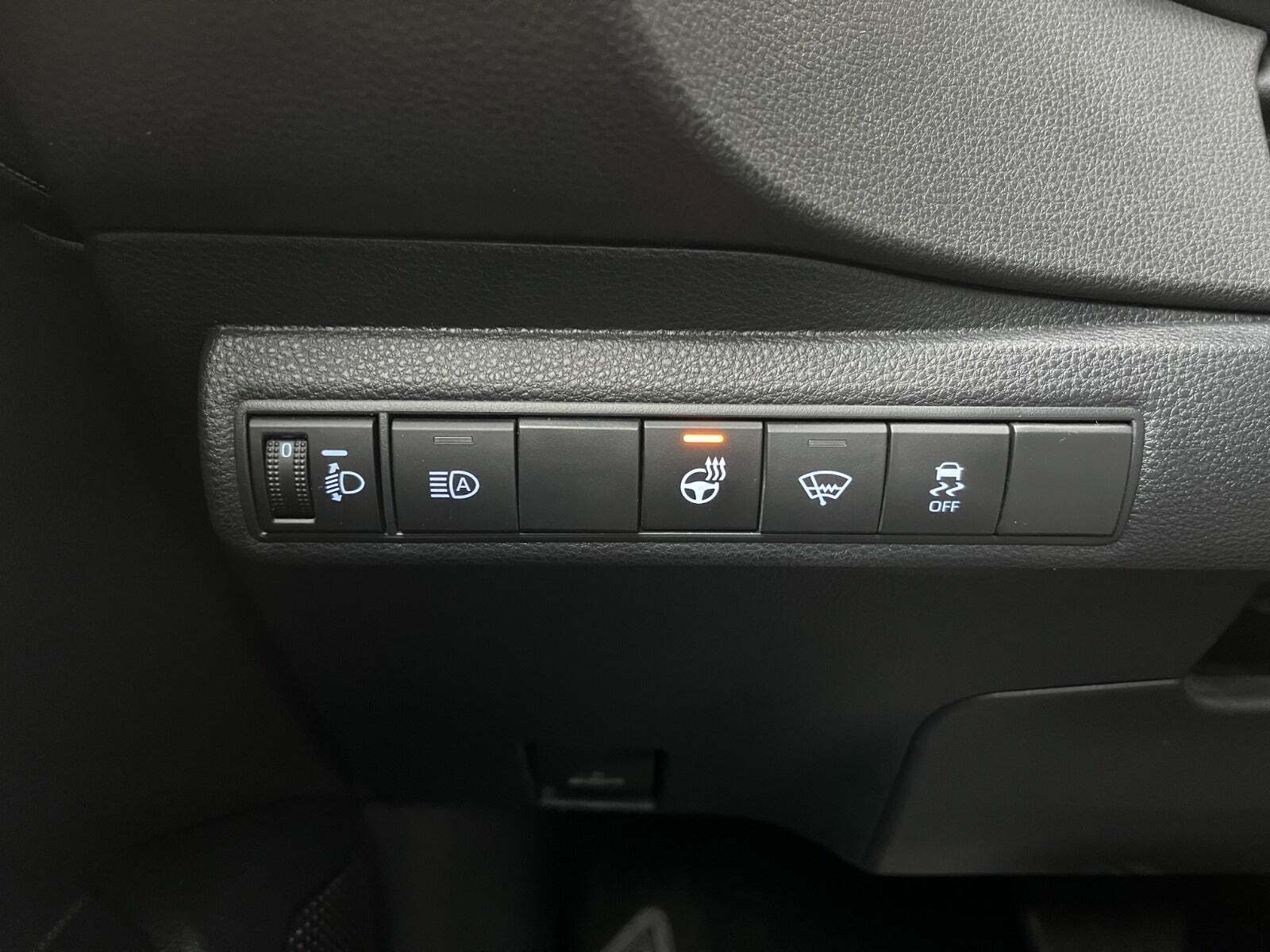 Grå Suzuki Swace fra 2020