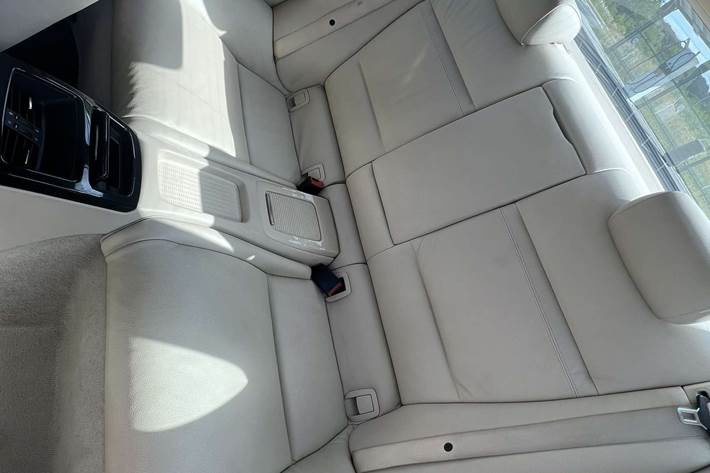 Blå BMW 335i fra 2007