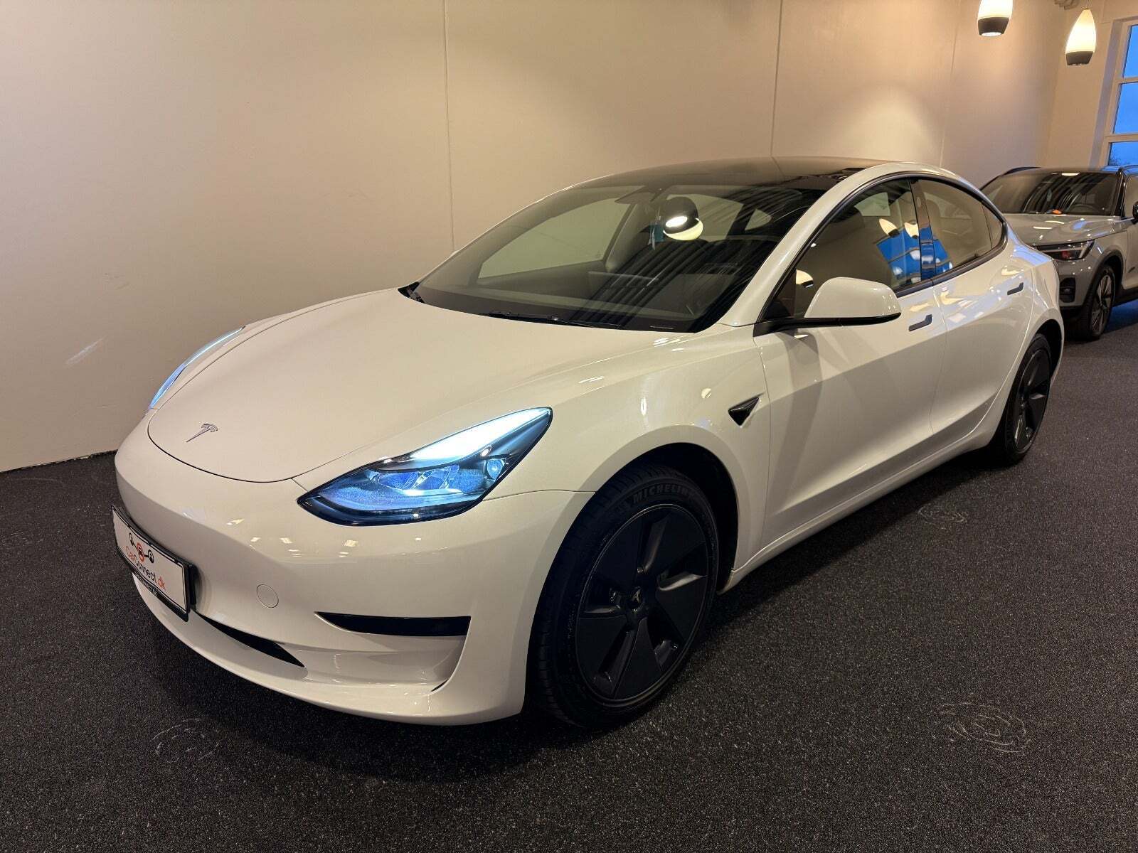 undefined Tesla Model 3 fra 2022 set udefra