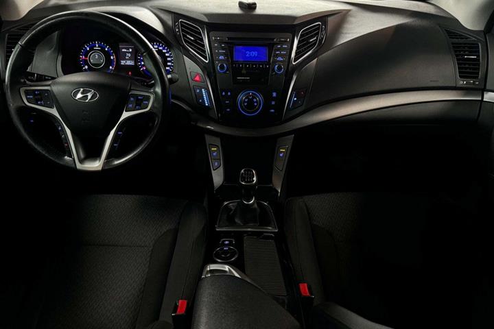 Grå Hyundai i40 fra 2012