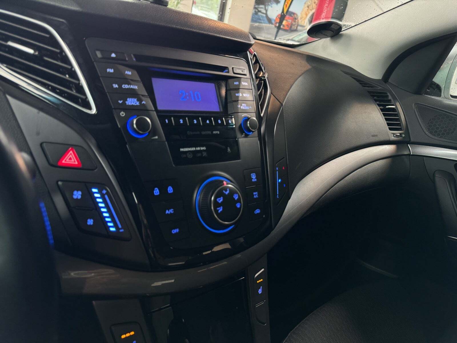 Grå Hyundai i40 fra 2012