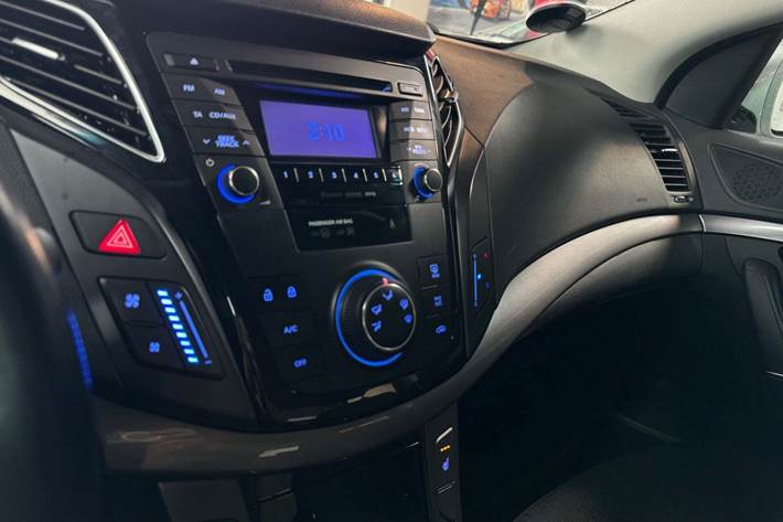 Grå Hyundai i40 fra 2012