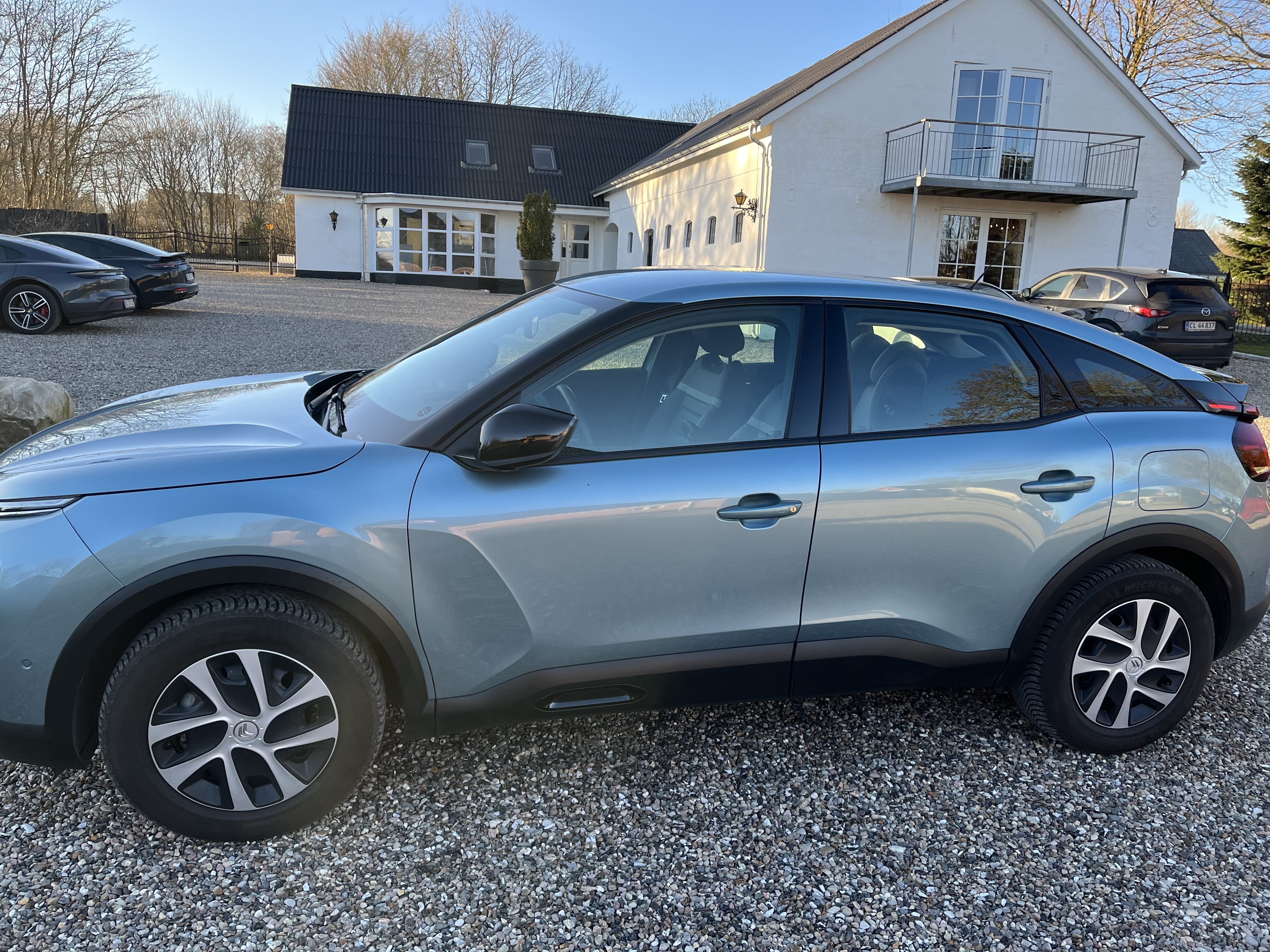 Blå Citroën ë-C4 fra 2020
