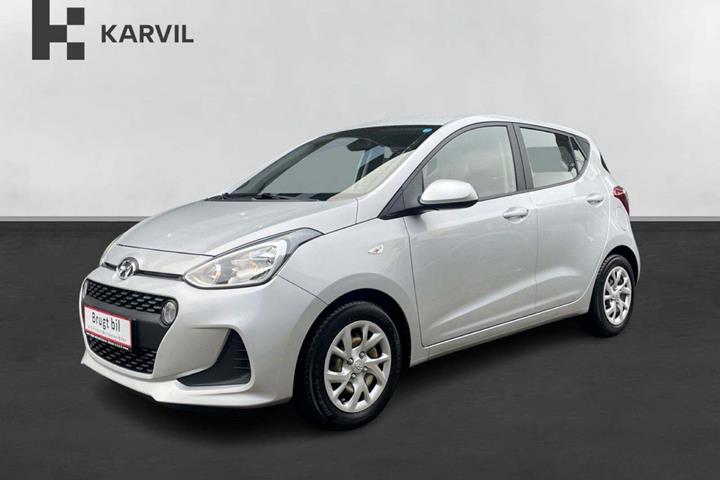 Sølv Hyundai i10 fra 2020 set udefra