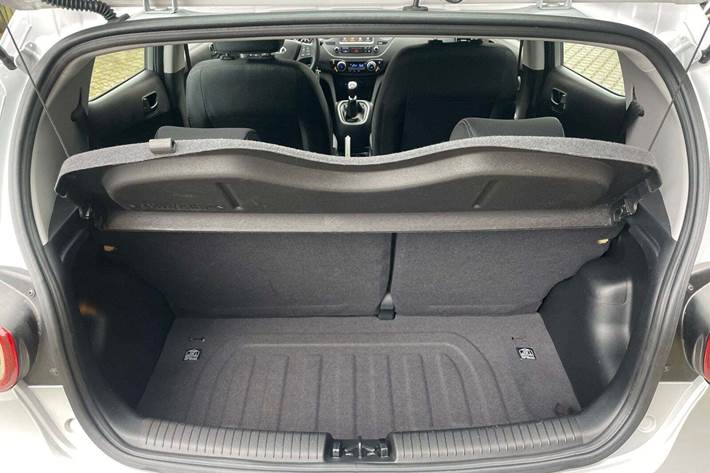 Sølv Hyundai i10 fra 2020