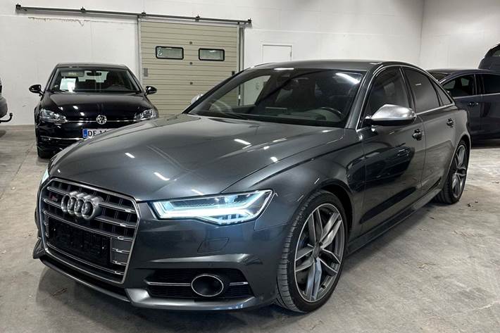 Grå Audi S6 fra 2015