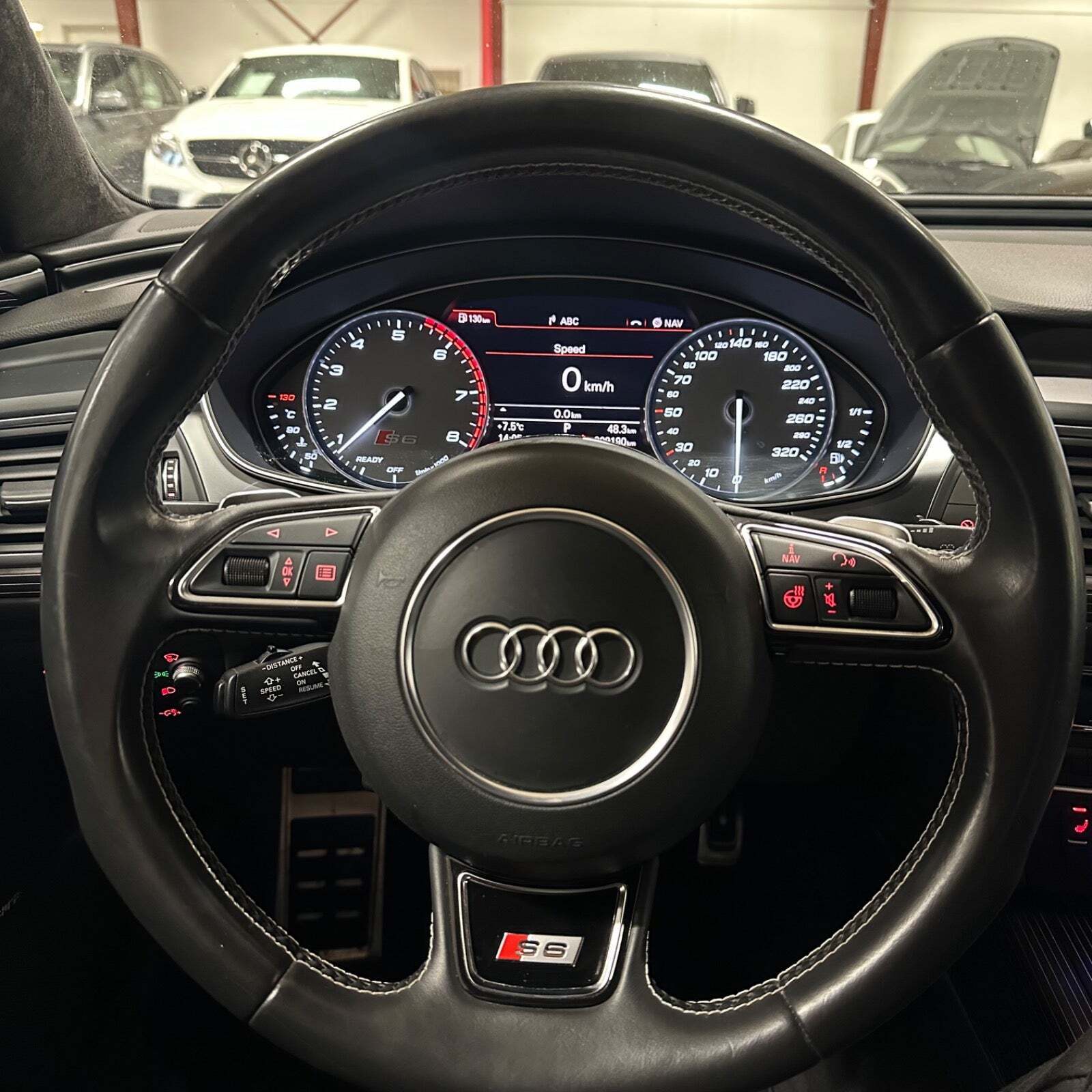 Grå Audi S6 fra 2015