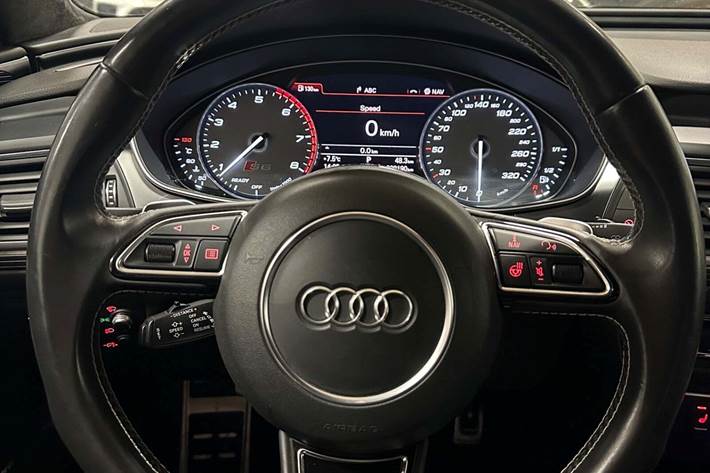 Grå Audi S6 fra 2015