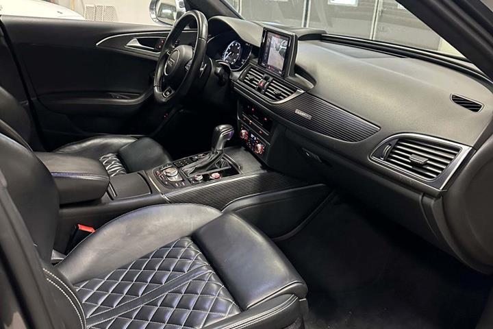 Grå Audi S6 fra 2015