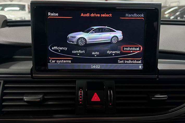 Grå Audi S6 fra 2015