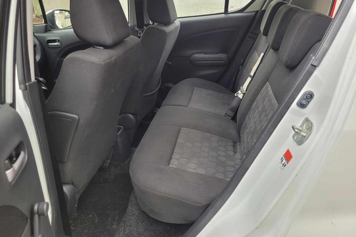 Hvid Suzuki Alto fra 2008