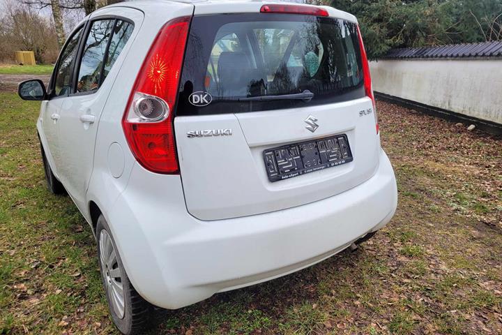 Hvid Suzuki Alto fra 2008