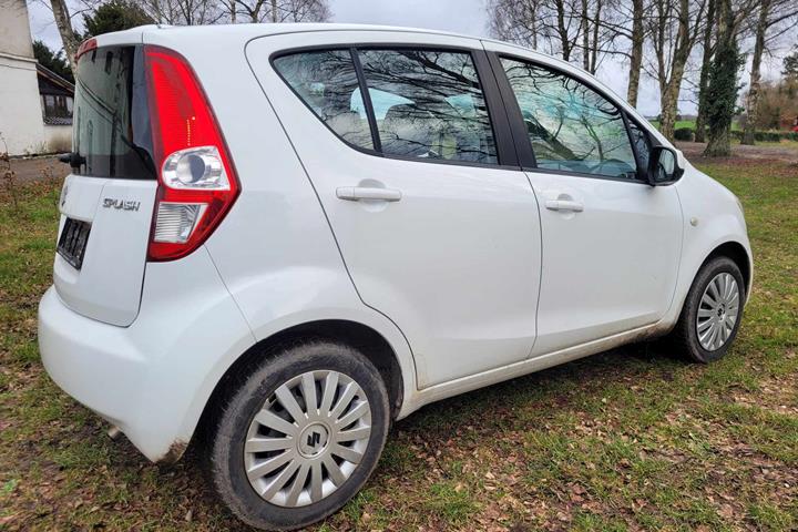 Hvid Suzuki Alto fra 2008