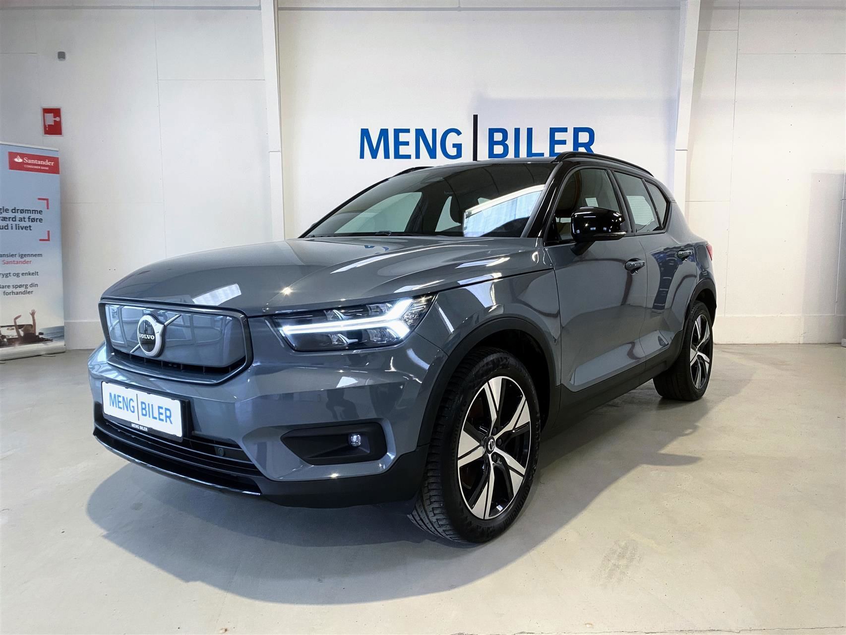 Grå Volvo XC40 fra 2020