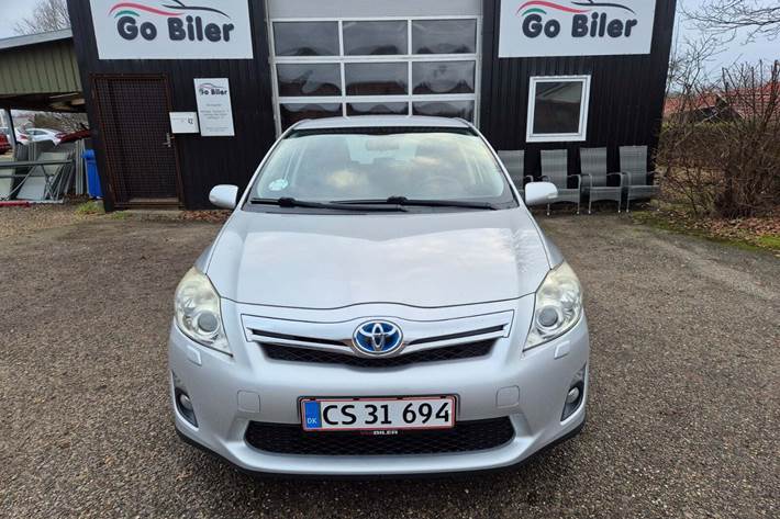 Grøn Toyota Auris fra 2010