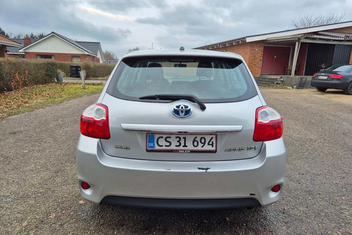 Grøn Toyota Auris fra 2010