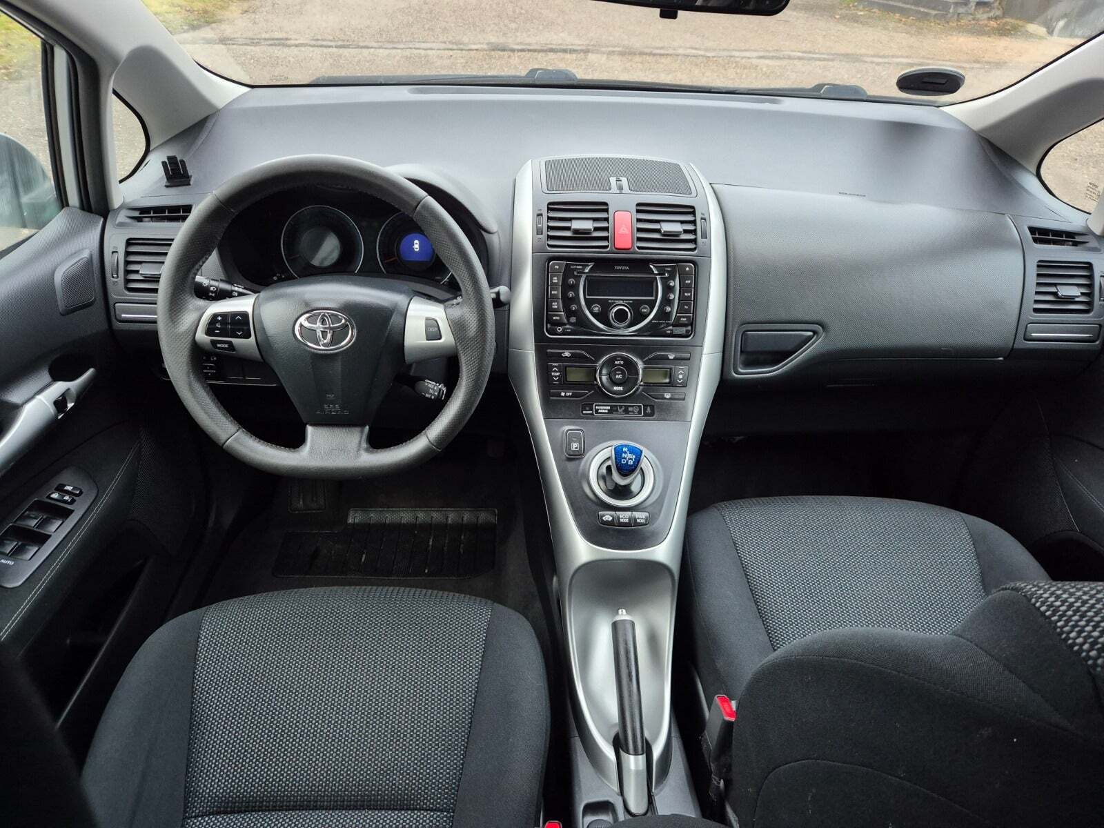 Grøn Toyota Auris fra 2010