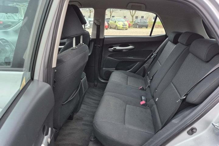 Grøn Toyota Auris fra 2010