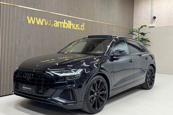 Sort Audi SQ8 fra 2022 set udefra