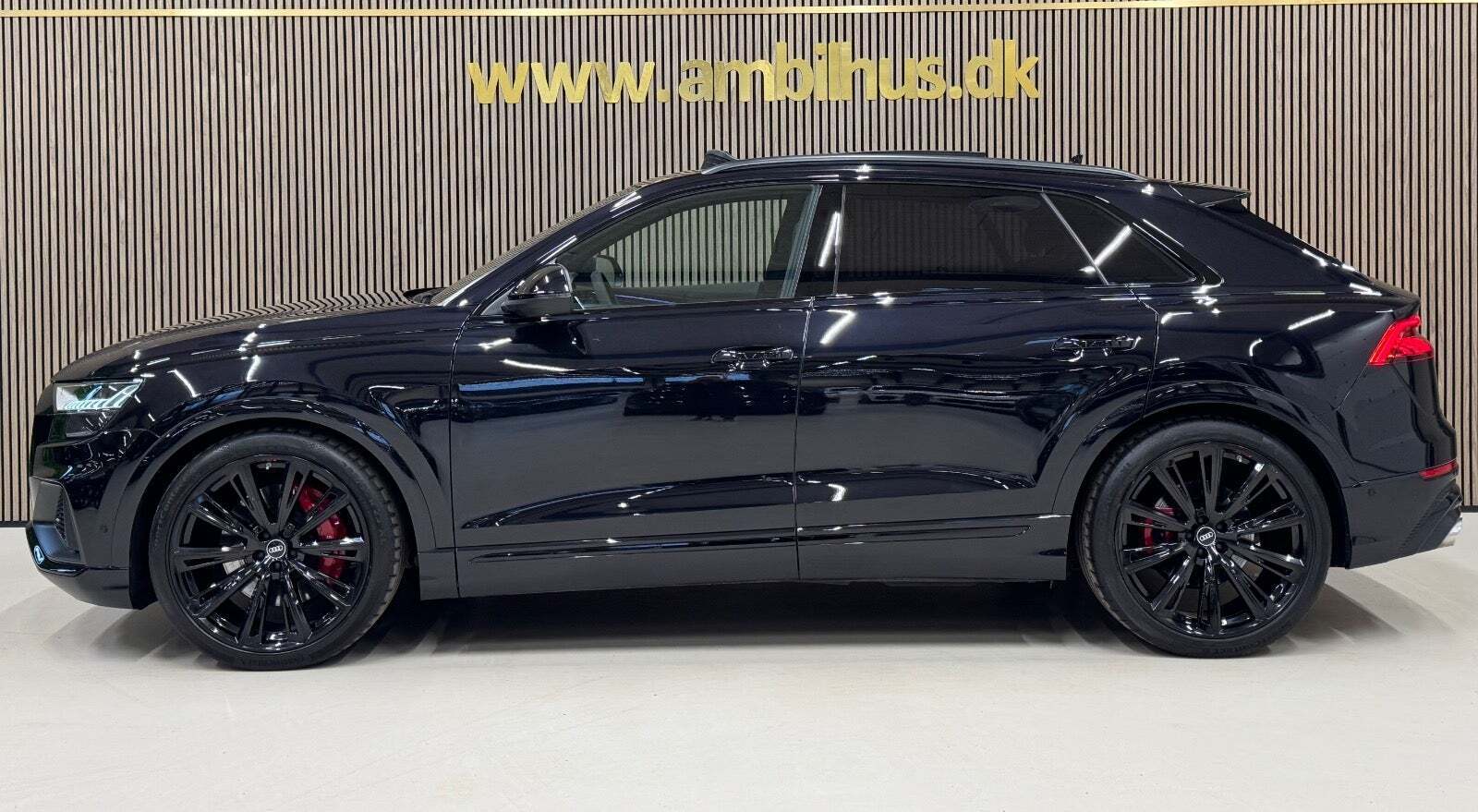 Sort Audi SQ8 fra 2022